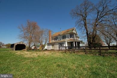 10901 Watkins Rd, Germantown, MD 20876 - photo 2