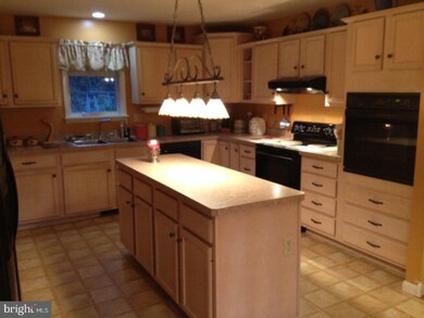 470 E Deer View Dr, Auburn, PA 17922 - photo 4