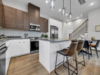 306 Charlock St, Houston, TX 77022 - photo 4