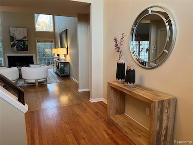 7277 Simsbury Dr, West Bloomfield, MI 48322 - photo 6