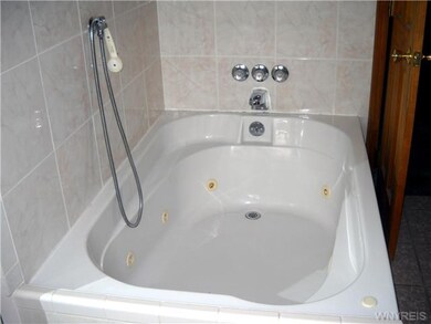 1445 Birch Dr, North Tonawanda, NY 14120 - photo 7