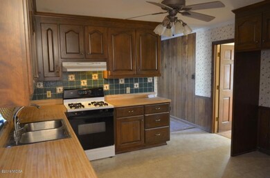 1324MaplewoodDrKitchen1
