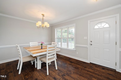 7-web-or-mls-109 Mitchell Ave (2 of 30)
