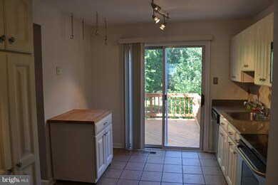 2589 Ambling Cir unit 40, Crofton, MD 21114 - photo 3