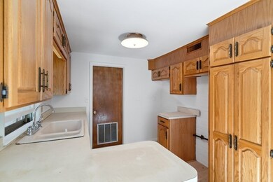 42 Safford St, Lynn, MA 01905 - photo 7