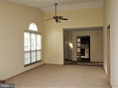 184 Raintree Ct, Langhorne, PA 19047 - photo 4