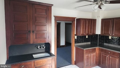 425 Main St, Pennsburg, PA 18073 - photo 6