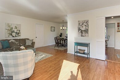 2322 Archdale Rd, Reston, VA 20191 - photo 7