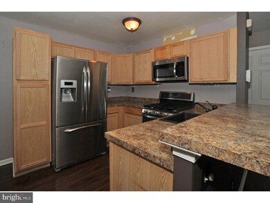 815 Northridge Dr, Norristown, PA 19403 - photo 6