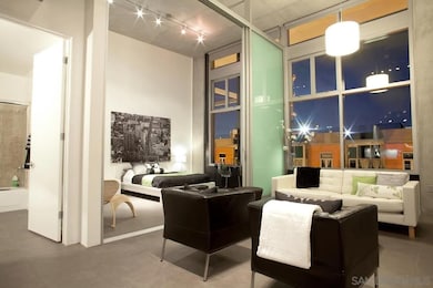 M2i unit 706, San Diego, CA 92101 - photo 2