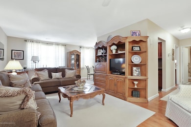 892 Armstrong Ave unit 1-4, Staten Island, NY 10308 - photo 2