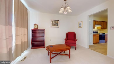 1033 Glen Manor Dr, Quakertown, PA 18951 - photo 2