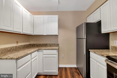 Clipper Cay unit 117, Annapolis, MD 21401 - photo 4