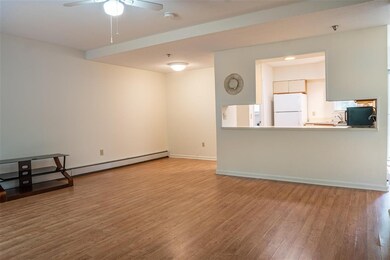 40 Wolf Rd unit 14, Lebanon, NH 03766 - photo 6