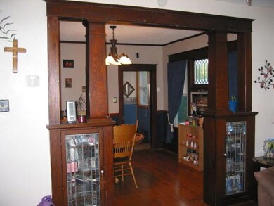 Woodwork between LF & DR