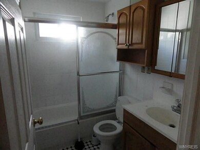 530 Euclid Ave, North Tonawanda, NY 14120 - photo 4