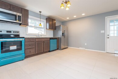 26 Pennsylvania Ave, Rensselaer, NY 12144 - photo 5