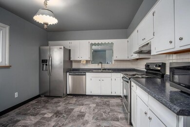2908N.GreshamRd--8