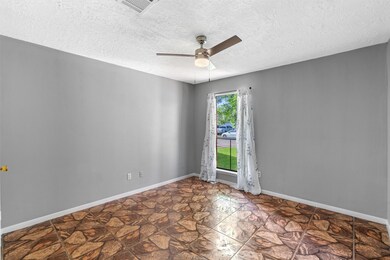 9431 Misty Bridge St, Houston, TX 77075 - photo 4