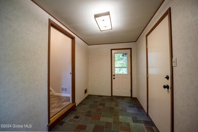 2268 Sweetbrier Rd, Schenectady, NY 12309 - photo 3