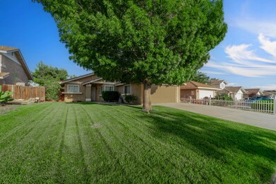 3464 Citrine Ln, Rosamond, CA 93560 - photo 3