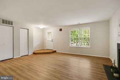 13417 Biddeford Ct, Germantown, MD 20874 - photo 5