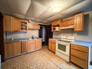 1458 State St unit 1460, Springfield, MA 01109 - photo 3