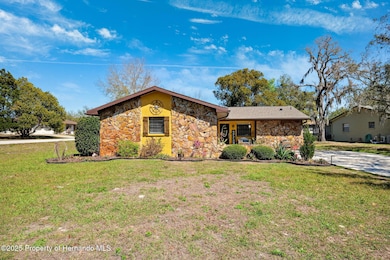 large-01956135-3da7-7337-a0bd-dfbdf80d7d