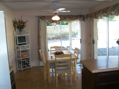 Eat-in Kitchen