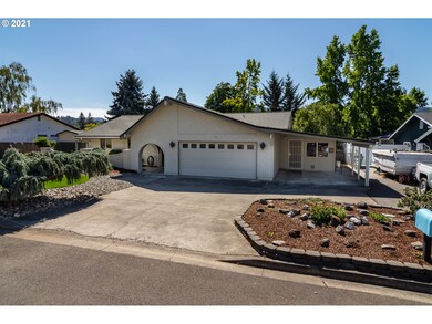 1316 E Fourth Ave, Sutherlin, OR 97479 - photo 2