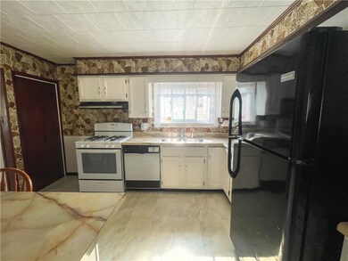 632 Ohio Ave, Midland, PA 15059 - photo 6