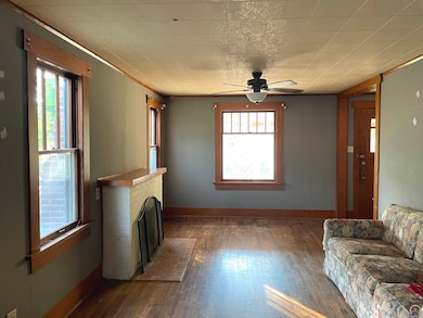 312 SW Elmwood Ave, Topeka, KS 66606 - photo 2