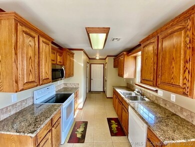 706 Brentwood Dr, Tahlequah, OK 74464 - photo 7