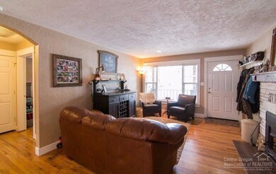 335 NE 10th St, Bend, OR 97701 - photo 4