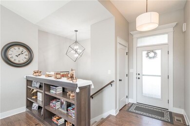 7916 NW 95th St, Johnston, IA 50131 - photo 4