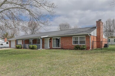 801 Willark Dr, Whiteland, IN 46184 - photo 2