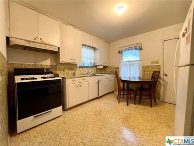 419 McKie St, San Marcos, TX 78666 - photo 6