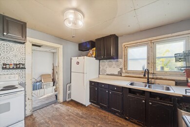 1408 W Main St, Owosso, MI 48867 - photo 7