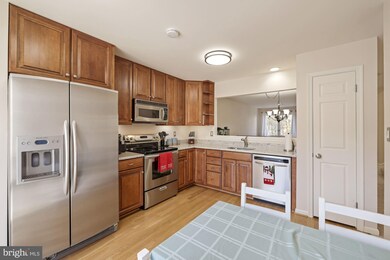 1415 Templeton Place, Rockville, MD 20852 - photo 2