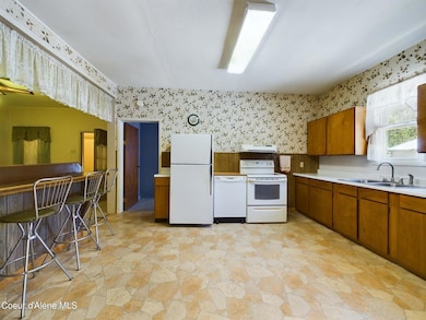 703 3rd St, Mullan, ID 83846 - photo 5