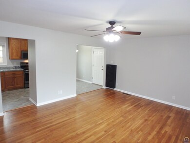 2804 SW Sunset Rd, Topeka, KS 66614 - photo 5