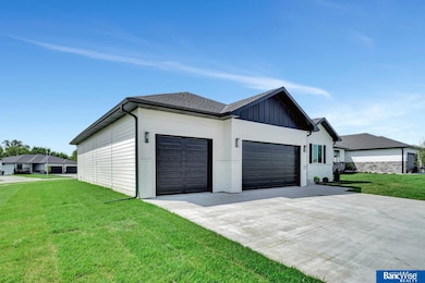 1515 E 9th St, Hickman, NE 68372 - photo 3