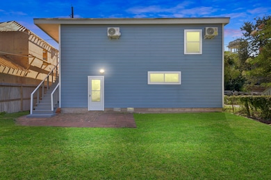 1415 Ball St, Galveston, TX 77550 - photo 2