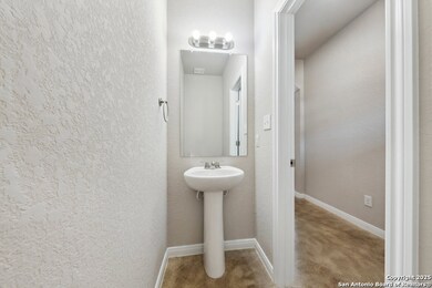 8030 Dial Ike Dr unit 11-202, San Antonio, TX 78218 - photo 6