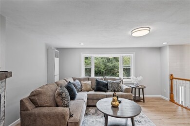 584 Weaver Hill Rd, West Greenwich, RI 02817 - photo 4