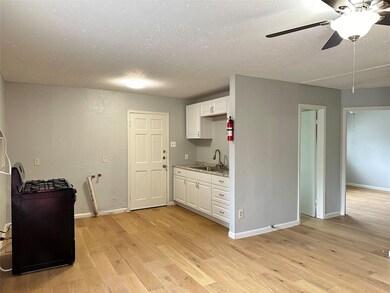 8010 Roswell St unit 1, Houston, TX 77022 - photo 4