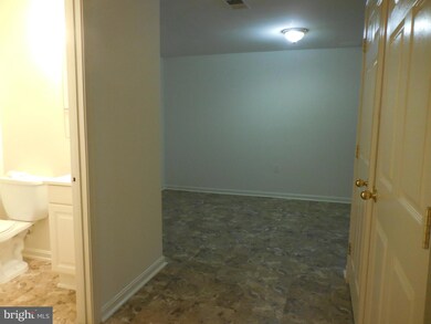 17 Cross Laurel Ct, Germantown, MD 20876 - photo 7