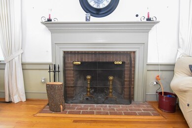 Working fireplace in the Living Room