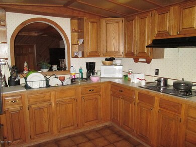 27430 Featherstone Interior 018