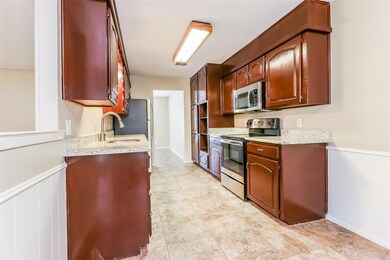 708 Highland Park Dr, Hurst, TX 76054 - photo 6